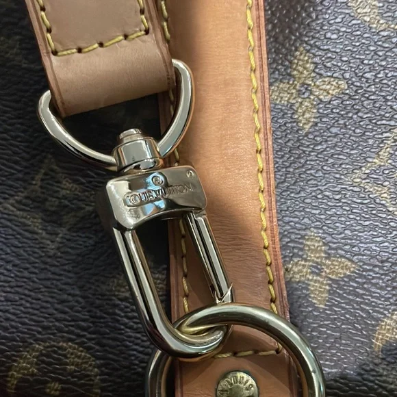 Louis Vuitton Bag - Picture 7 of 9